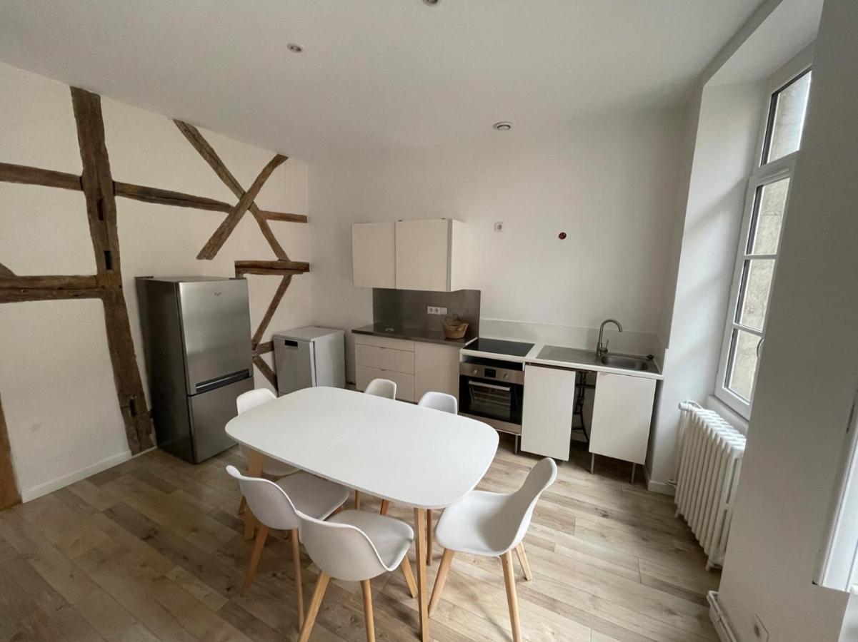 Bel Appartement En Coeur De Ville - 20 Minutes Du Pal Moulins  Kültér fotó